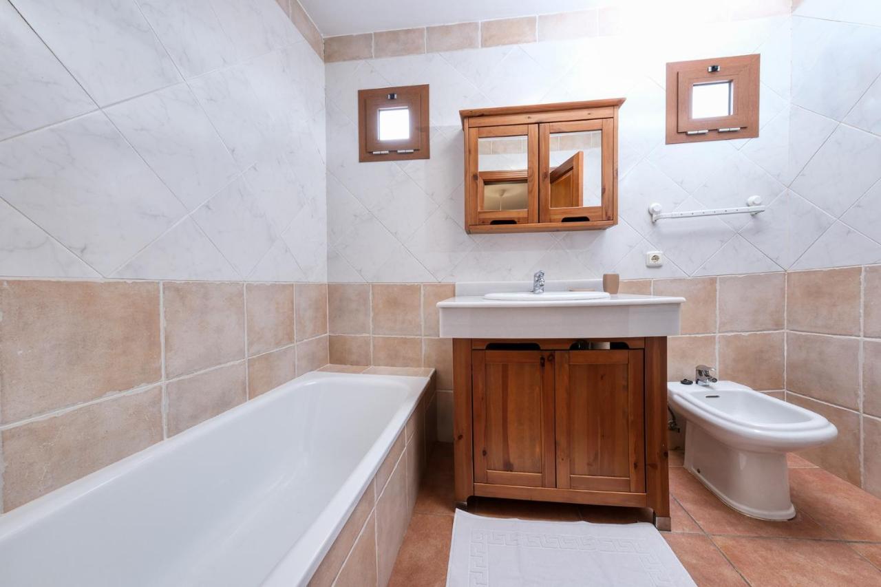 Villa Casa Elin-Shared Pool, Fast Wifi à Costa Teguise Extérieur photo
