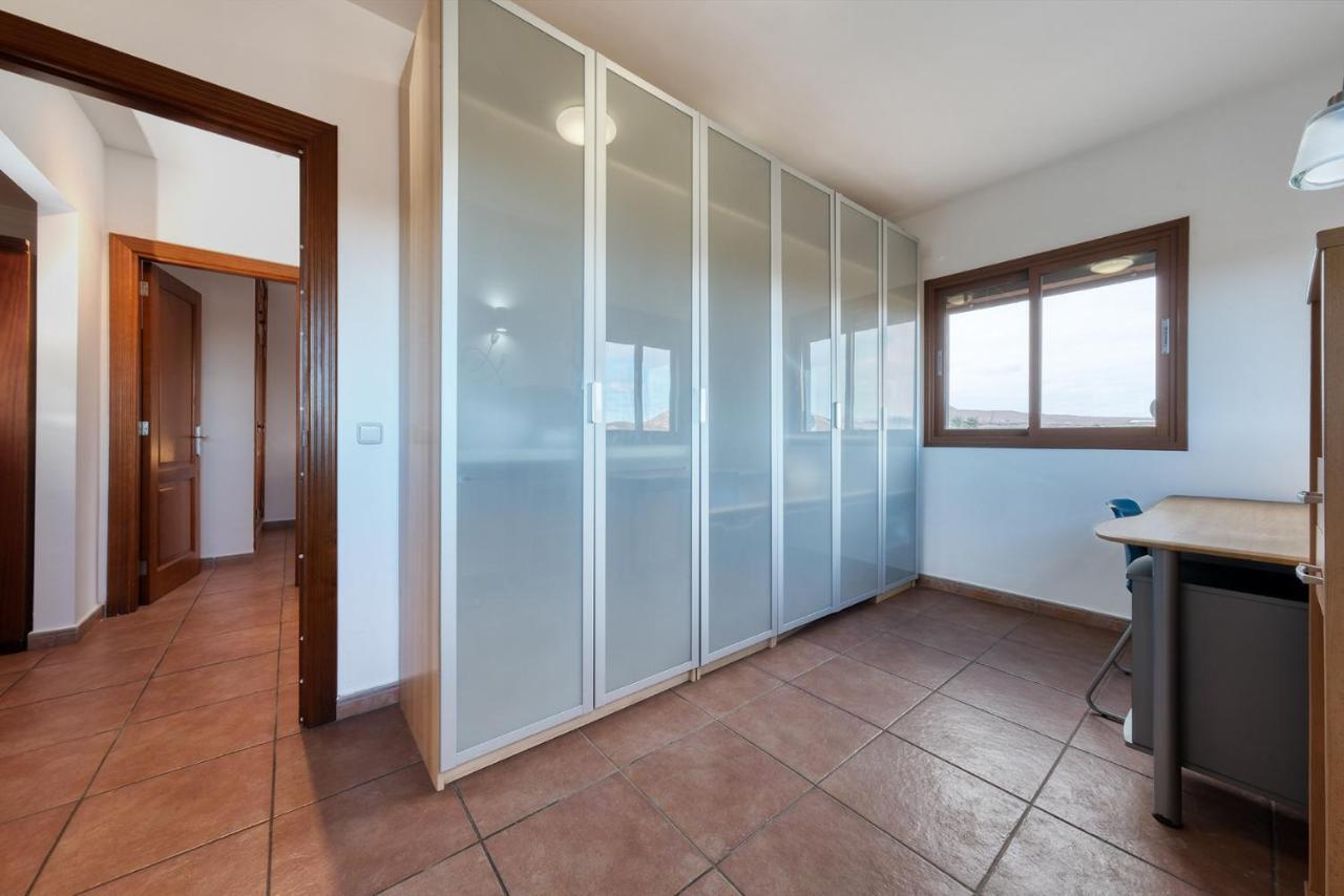 Villa Casa Elin-Shared Pool, Fast Wifi à Costa Teguise Extérieur photo